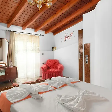 Matzi House Дом отдыха Ханья